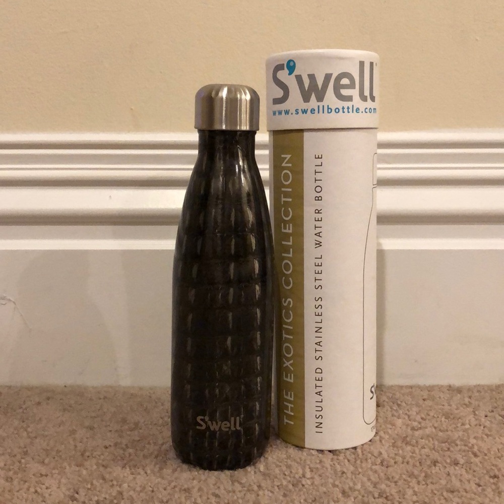 Brand new swell water bottle